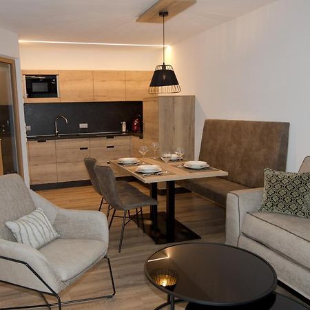 Hotel Goldener Adler كورون فينوستا المظهر الخارجي الصورة