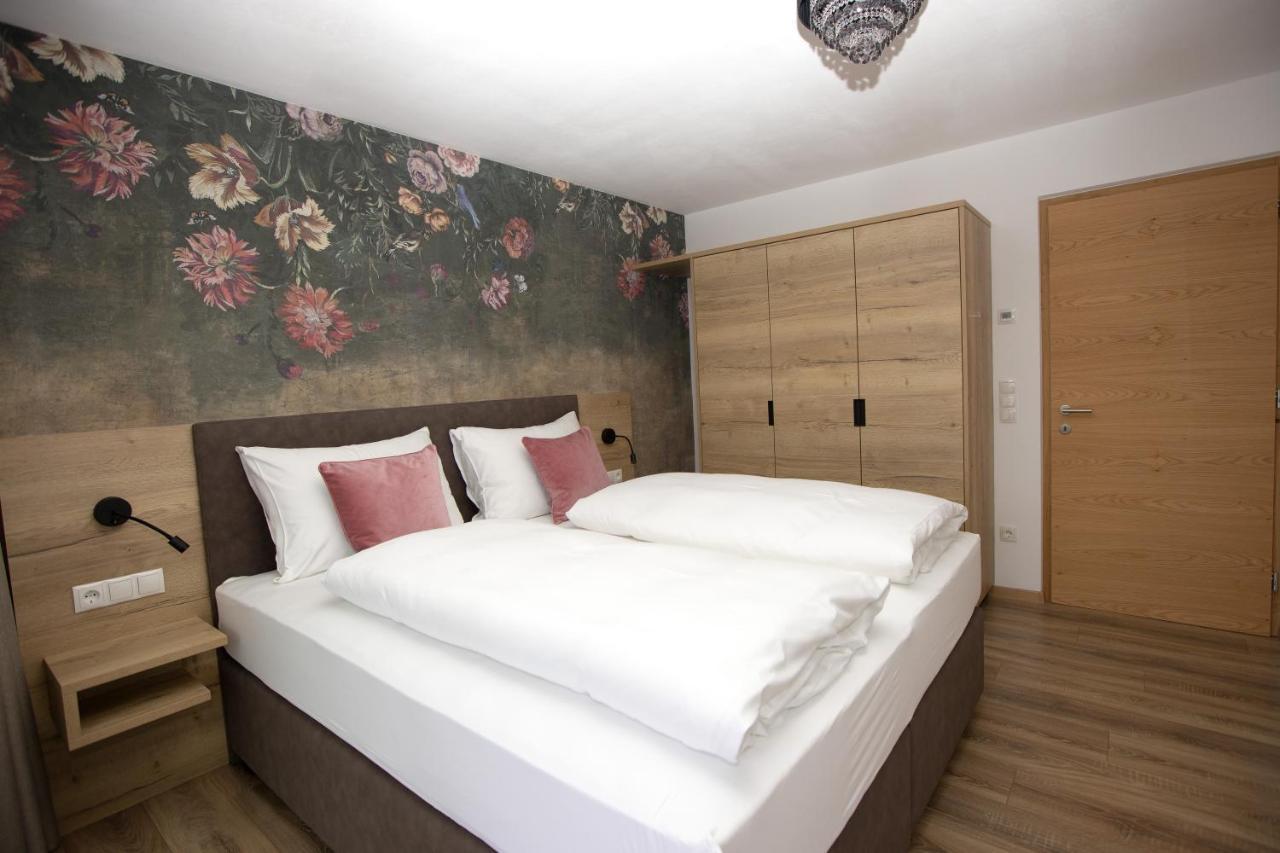Hotel Goldener Adler كورون فينوستا المظهر الخارجي الصورة