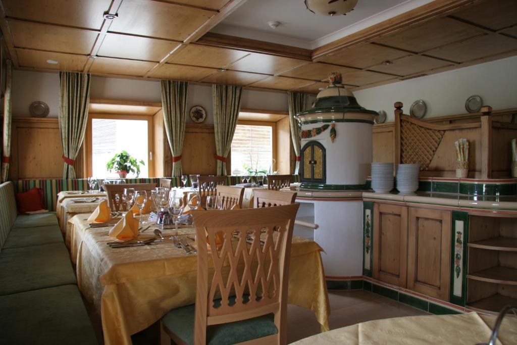 Hotel Goldener Adler كورون فينوستا المظهر الخارجي الصورة